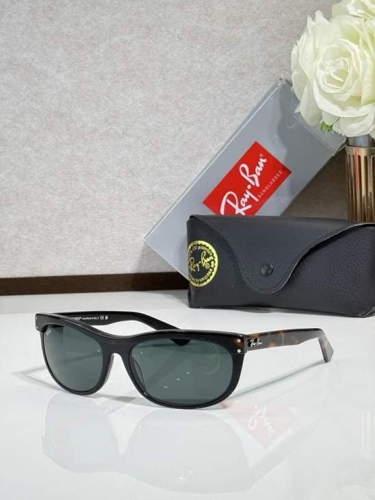 Picture of Ray-Ban Sunglasses _SKUfw77817127fw